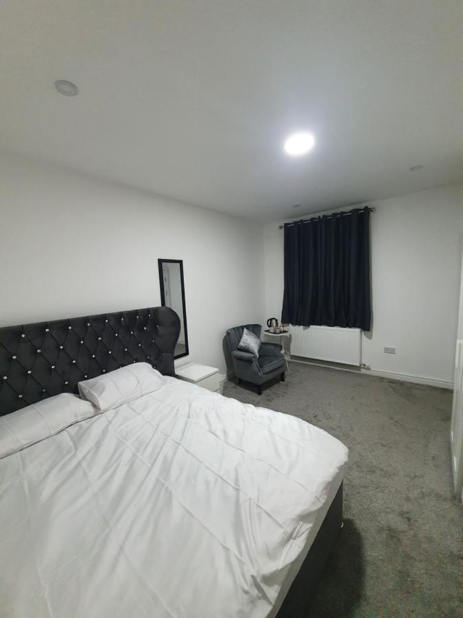 Beautiful Rooms Shaw St And Pine St Bury  Bagian luar foto